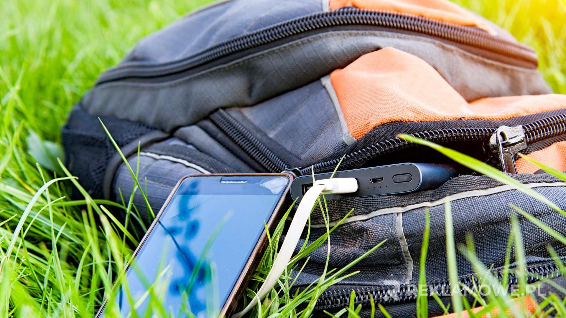 Powerbanki reklamowe używane w sektorze edukacyjnym
