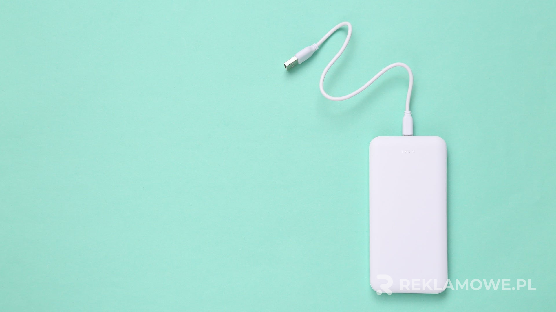 Jak skutecznie wykorzystać powerbanki reklamowe do promocji marki Powerbank reklamowy z logo firmy