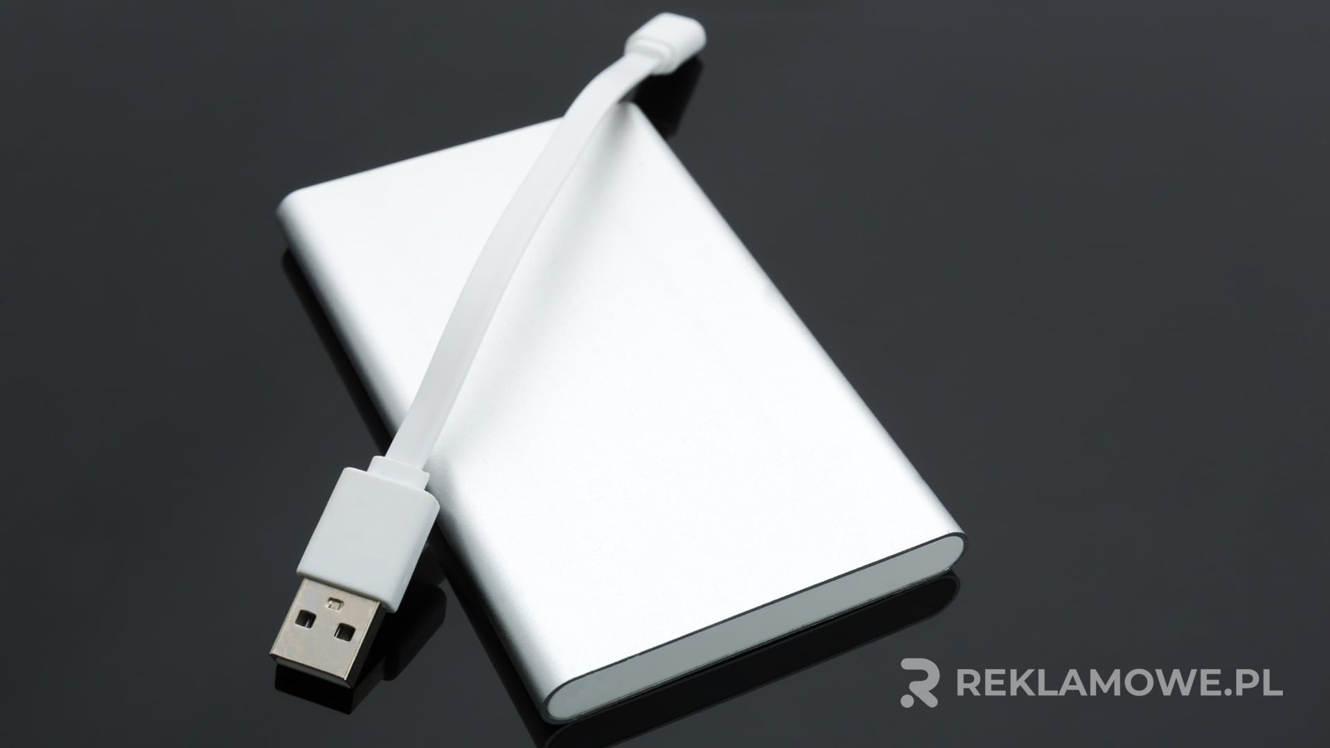 Trendy kolorystyczne w powerbankach reklamowych w 2025 roku